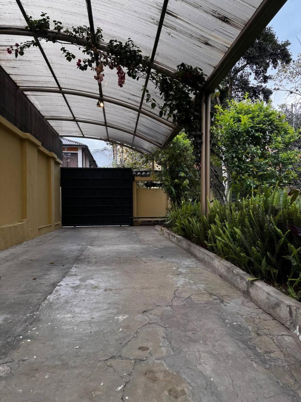 Hotel Cayman Quito Exterior foto